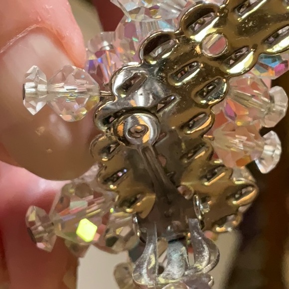 Bold Sparkling Clip Earrings Vintage - Picture 14 of 15